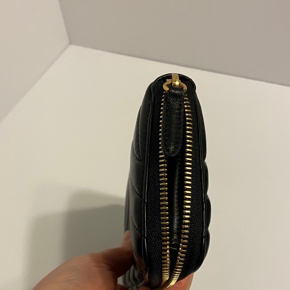 Stella McCartney Black and Gold Star long vegan leather Wallet - Picture 10 of 14